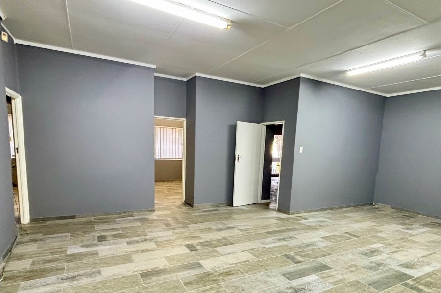 To Let commercial Property for Rent in Uitvlught Free State